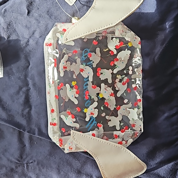 Sanrio Cinnamroll bundle make-up case,pop-socket, and bracelet - Picture 7 of 7